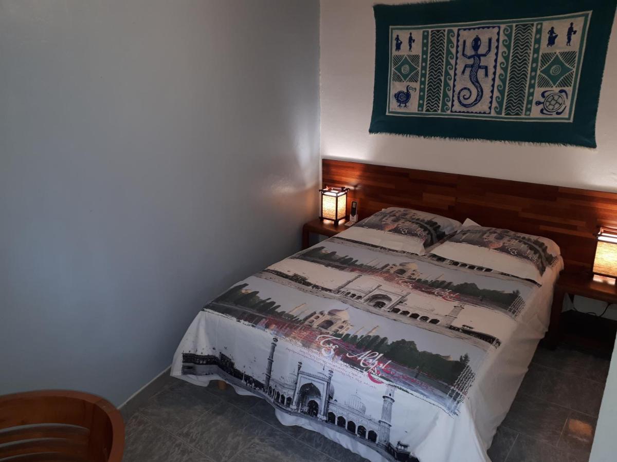 Les Anones Appartement Saint-Gilles-les-Bains Buitenkant foto