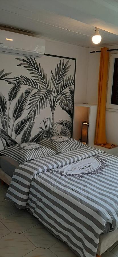 Les Anones Appartement Saint-Gilles-les-Bains Buitenkant foto