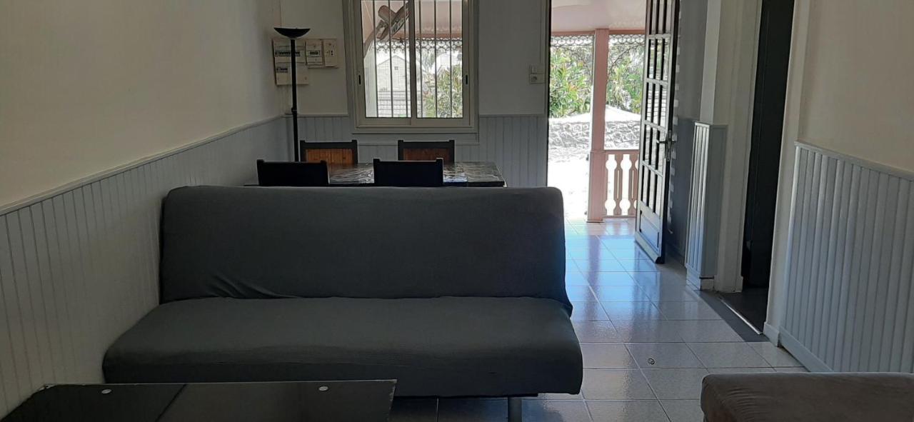 Les Anones Appartement Saint-Gilles-les-Bains Buitenkant foto