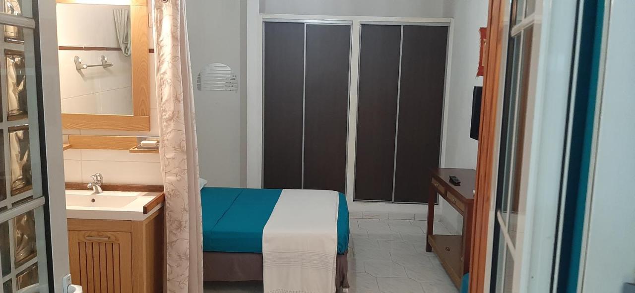 Les Anones Appartement Saint-Gilles-les-Bains Buitenkant foto