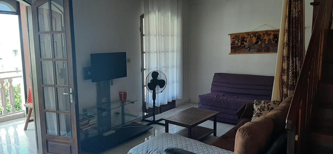 Les Anones Appartement Saint-Gilles-les-Bains Buitenkant foto